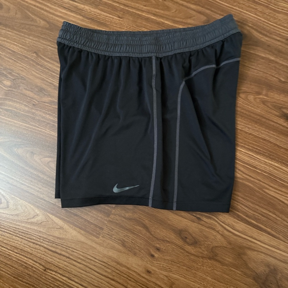 Nike Men's Black and Gray Athletic Shorts